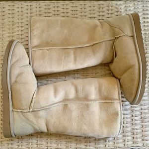 UGG - Classic Tall Boots ✨✨